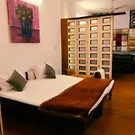 Step Inn The Luxury