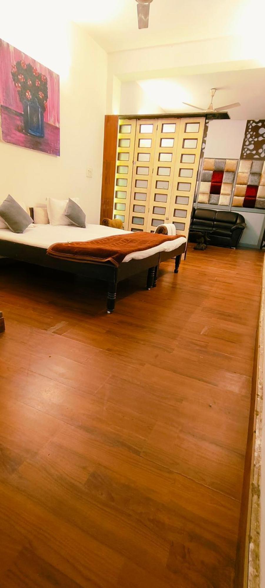 Step The Luxury Apartment